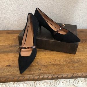 Vionic black suede Minnie kitten size 9
